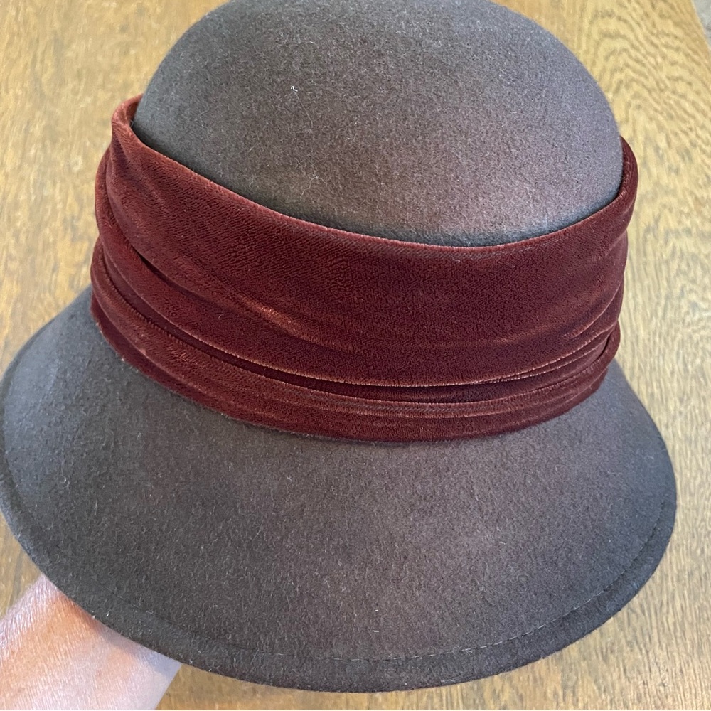 Vintage Millinery Hat Brown Beret Pillbox Fascinator Wool Cloche